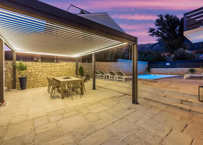 Near The * バスカ